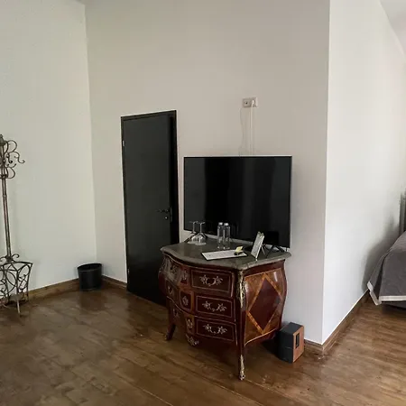 Hof Podis Veinimois 4*