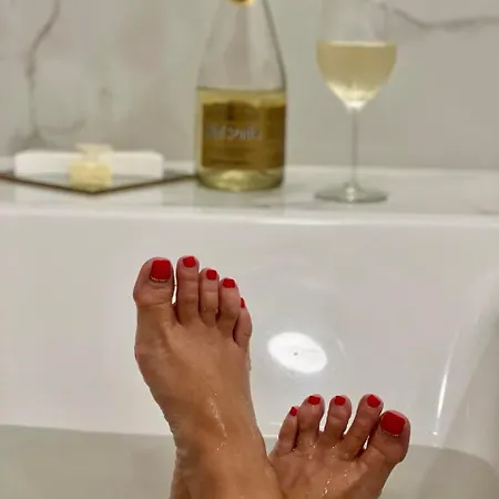 Hof Podis Veinimois Pootsi