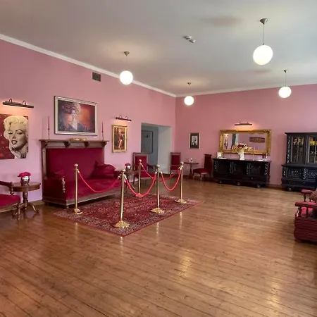 Hof Podis Veinimois Apart Otel Pootsi
