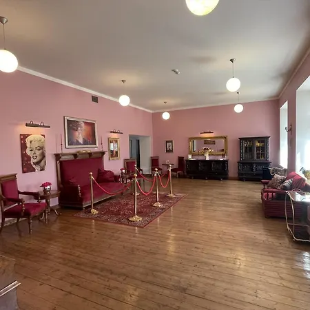 Hof Podis Veinimois