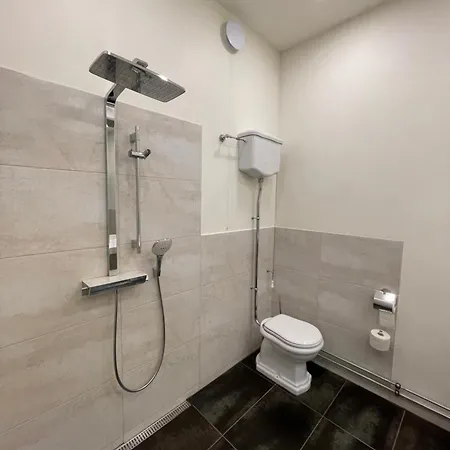 Hof Podis Veinimois 4*