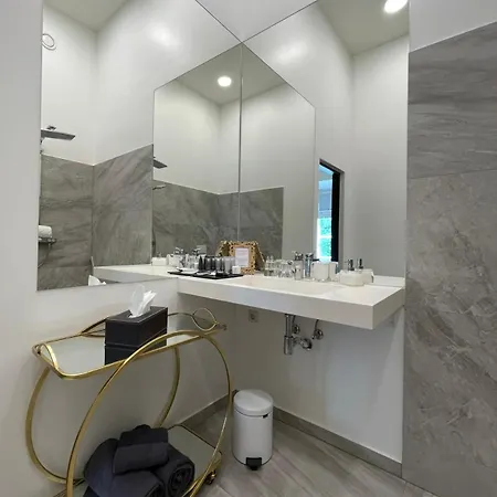 Hof Podis Veinimois 4* Pootsi