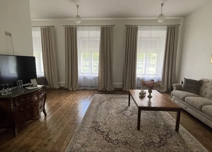 Ξενοδοχείο με διαμερίσματα Hof Podis Veinimois Pootsi